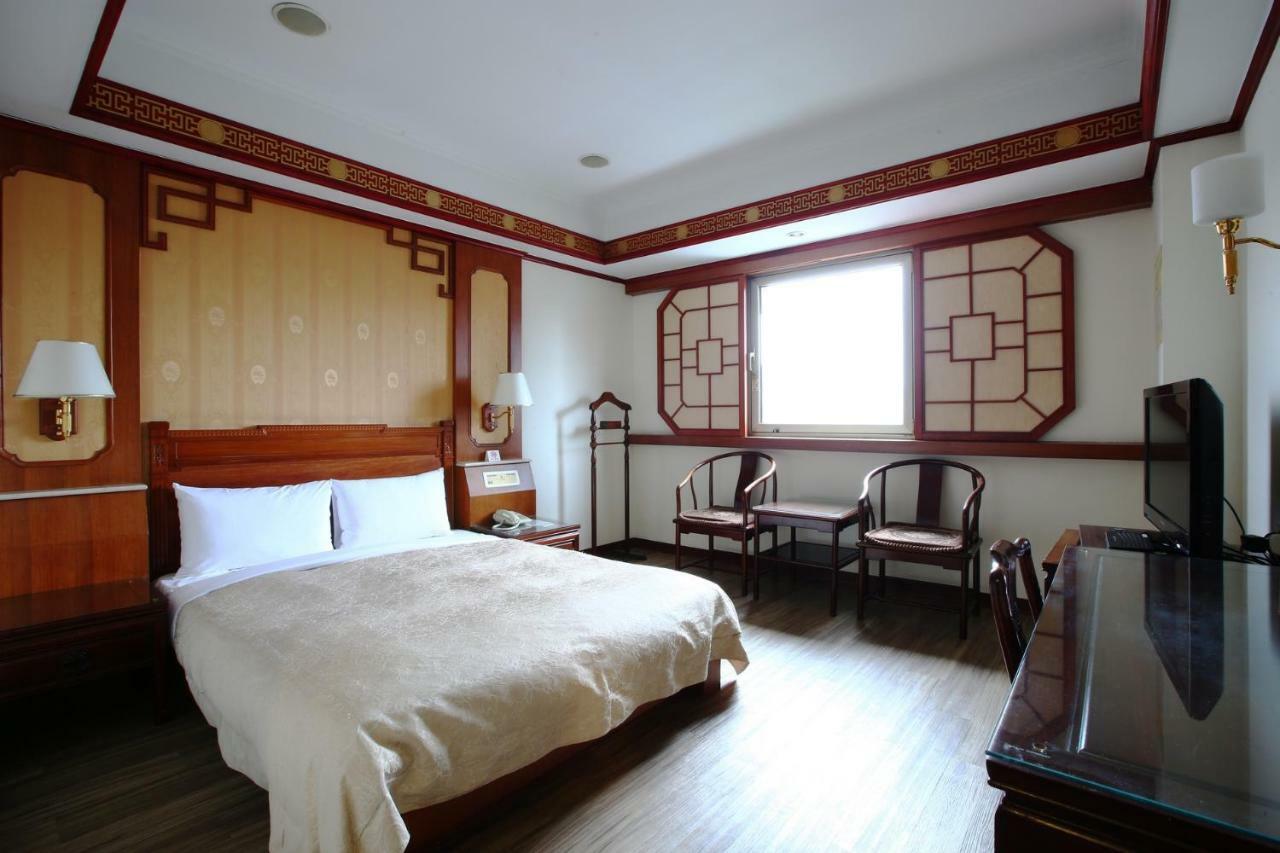 Hua Du Hotel Keelung Exterior foto