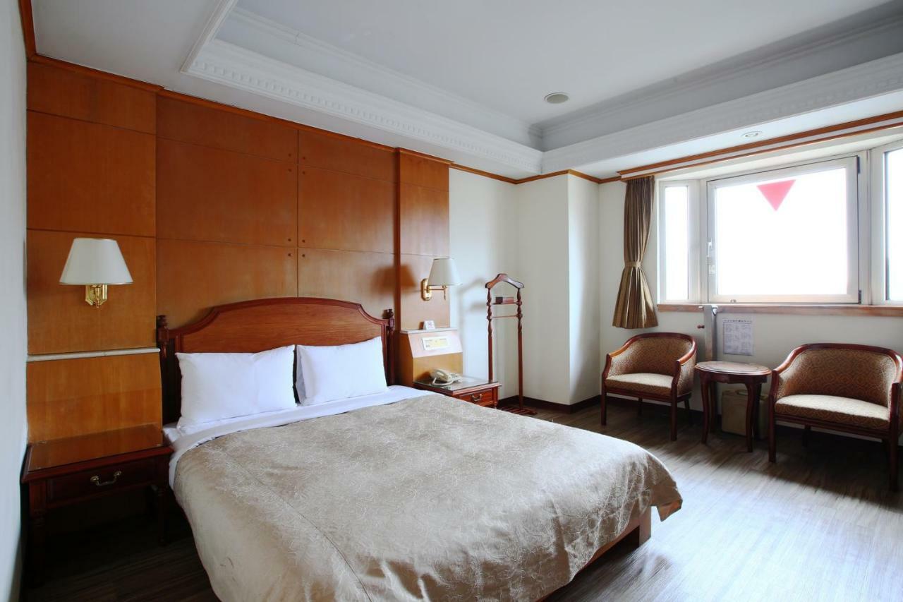 Hua Du Hotel Keelung Exterior foto