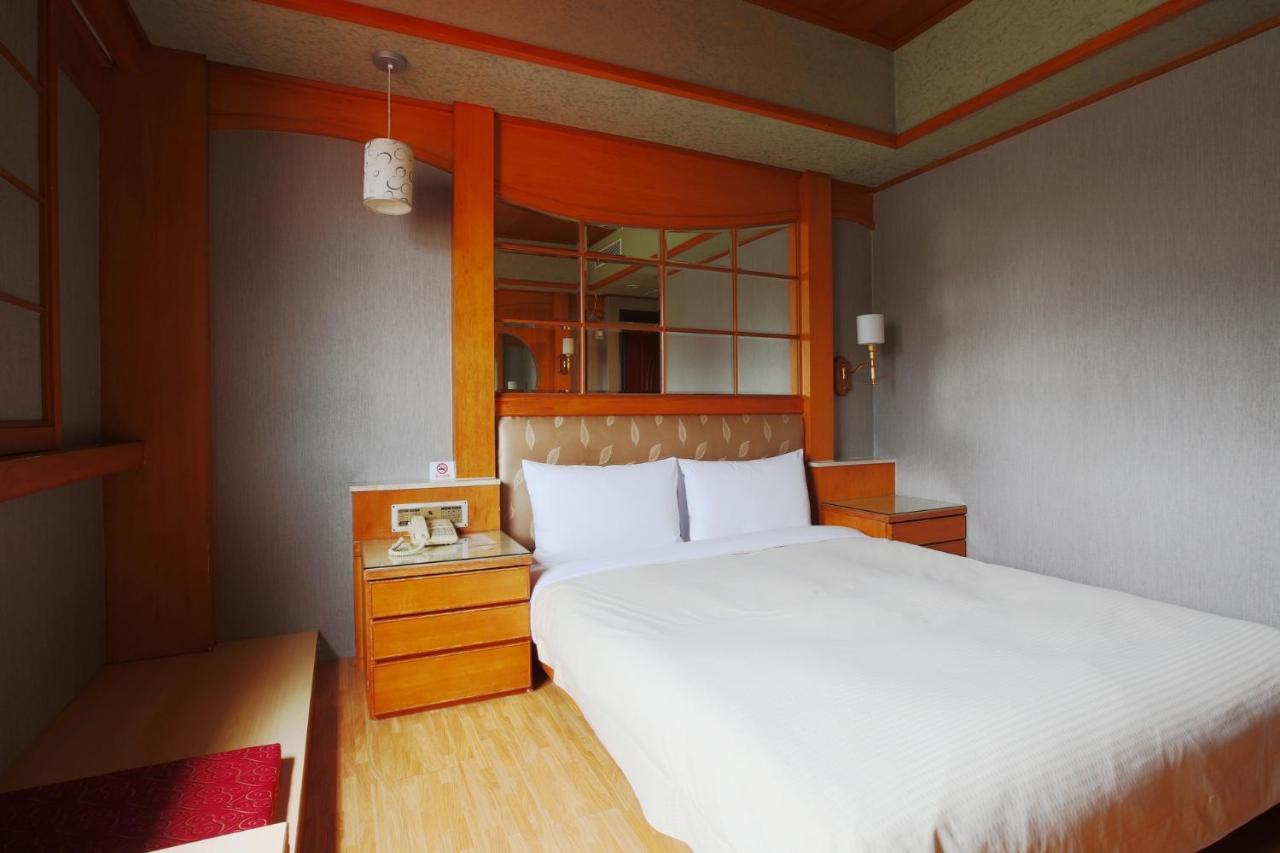 Hua Du Hotel Keelung Exterior foto
